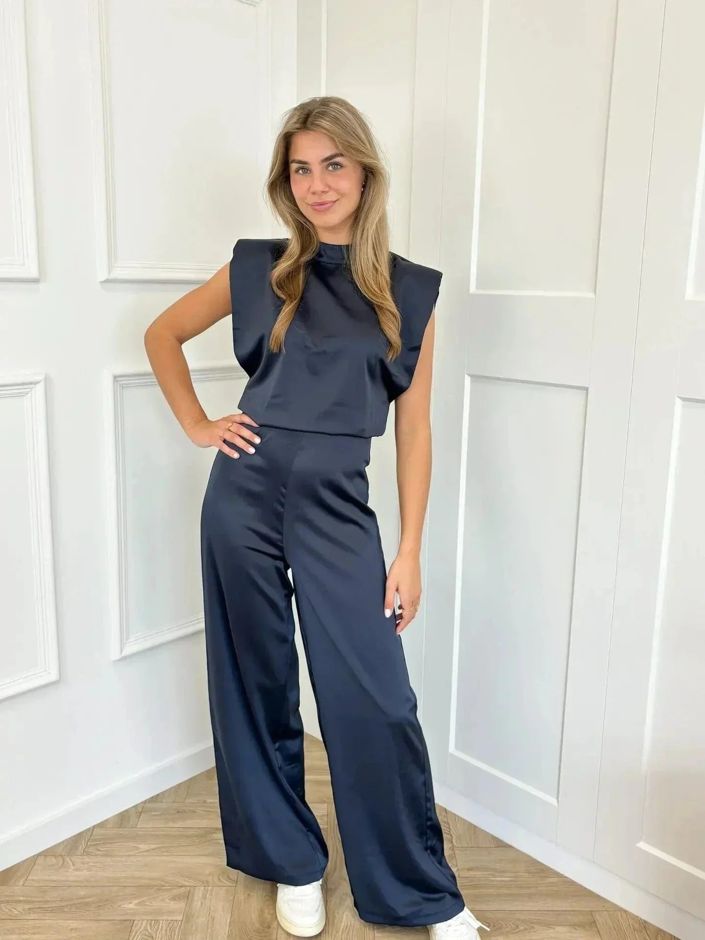 Women's Backless Jumpsuit with Wide Legs – Elegant & Lightweight